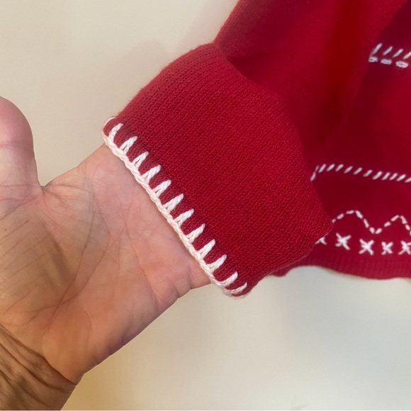 Liz Claiborne LizSport Red white Embroidery Thin knit Sweater Women Medium NWT - Picture 5 of 11